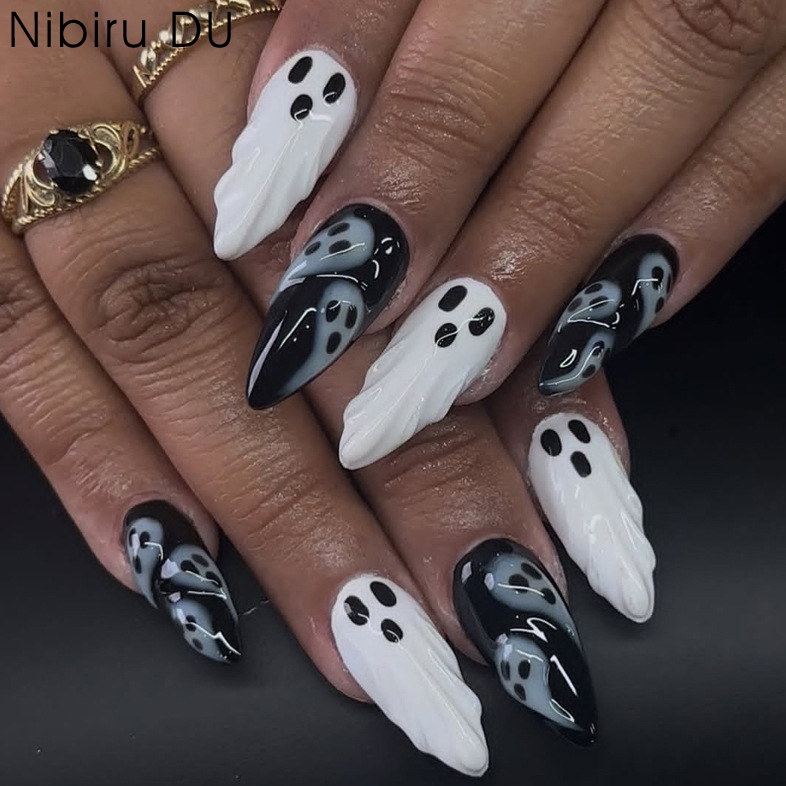 Nail Art Emerald - 30個入り 2025年ハロウィン アーモンド型 怖い白黒ゴースト装着可能 3Dフェイクネイルアートパッチ 付け爪