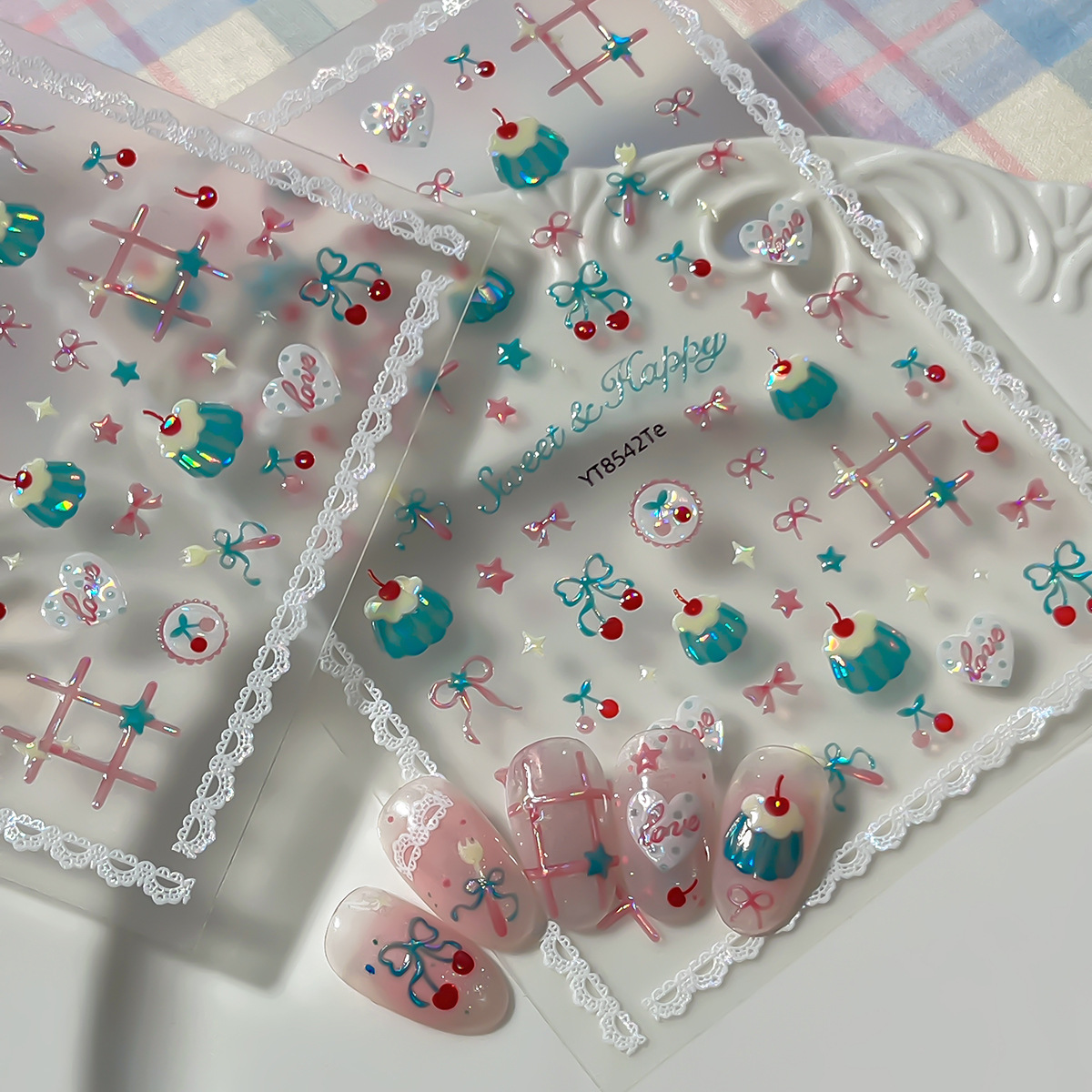 1枚入り 可愛い夏の赤いチェリーネイルステッカー シャイニー - Nail Art Red Cherry のレビューと価格