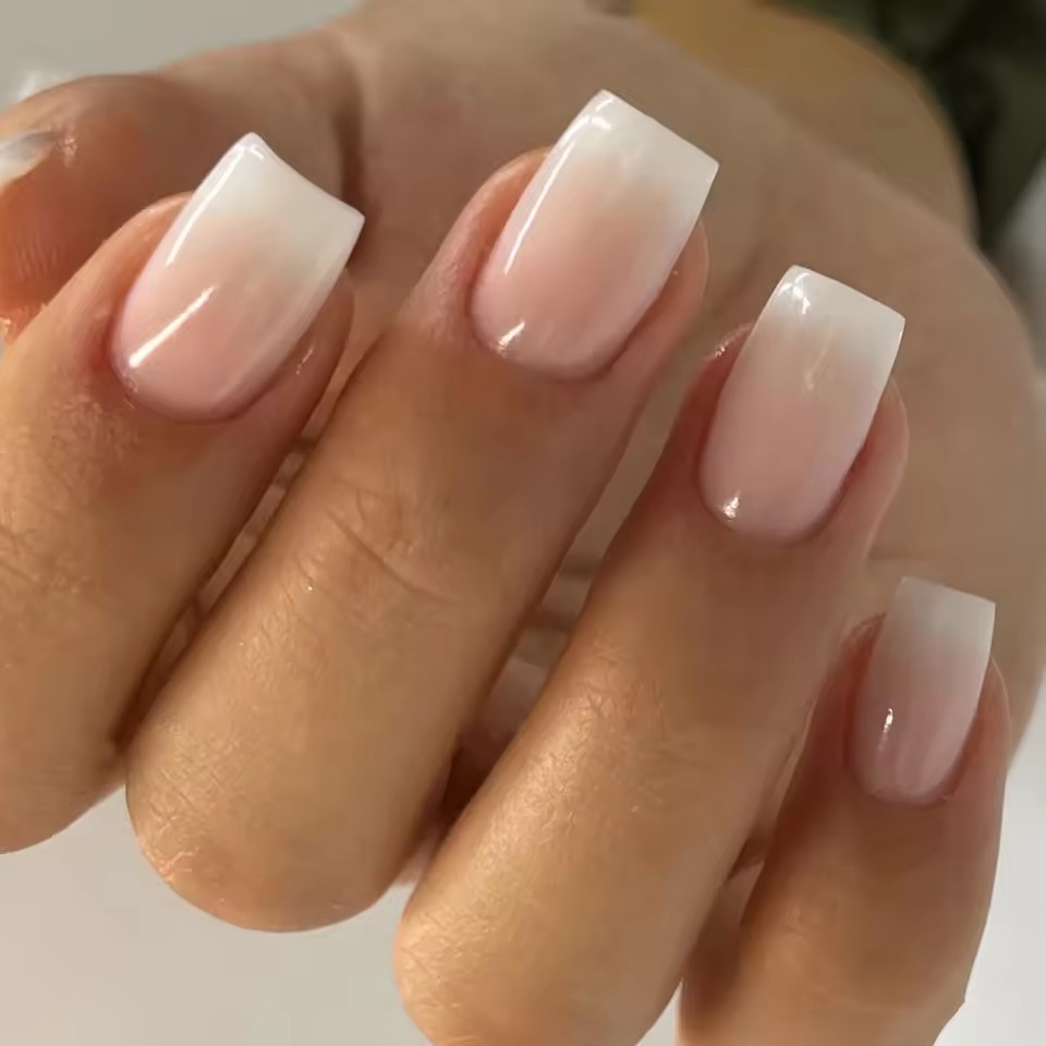 ショートピンクプレスオンネイル シンプルなオンブルスプリング - Nail Art Ombre Pink のレビューと価格