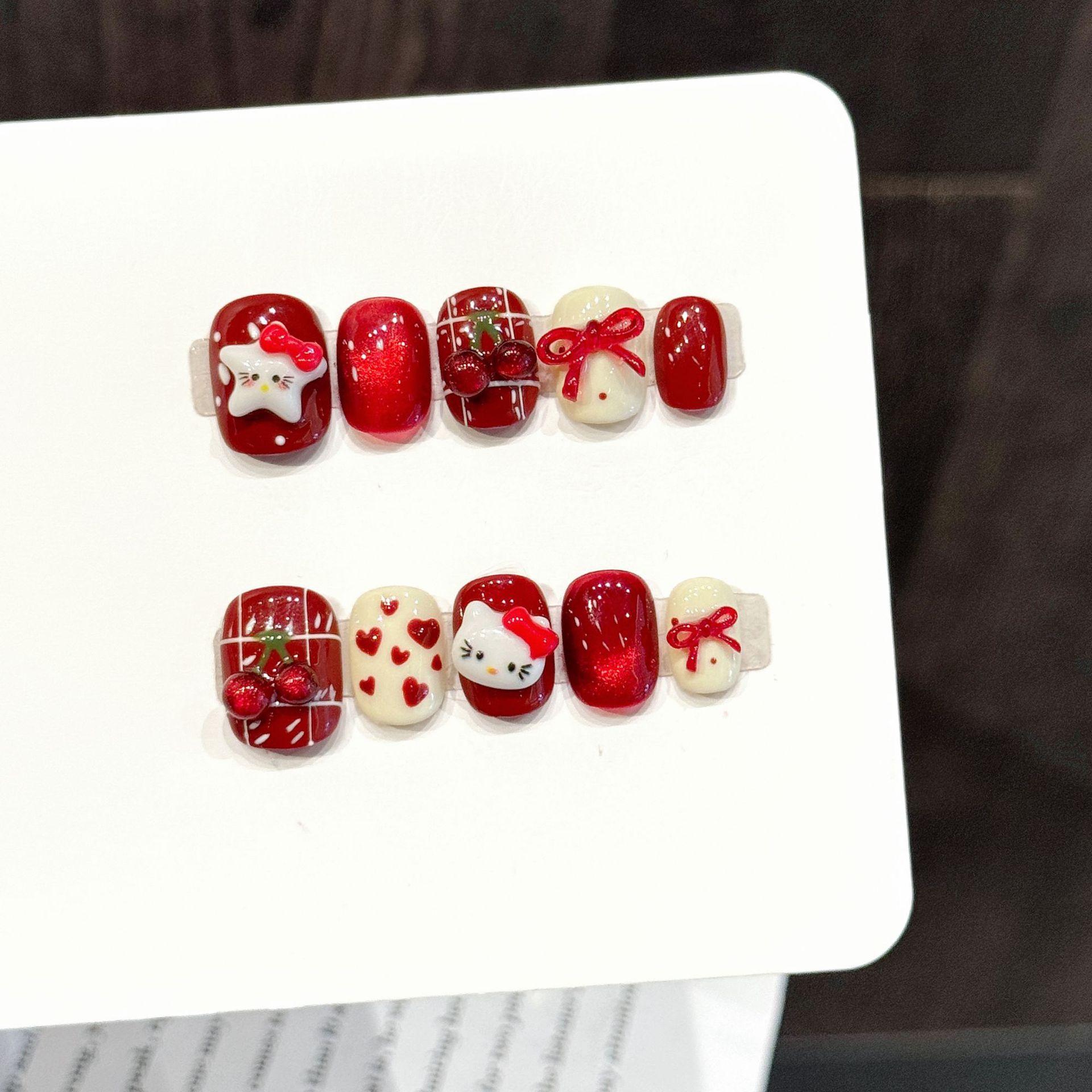 10個入り ハンドメイド ネイルアート レッドホワイト チェ - Nail Art Red Cherry のレビューと価格