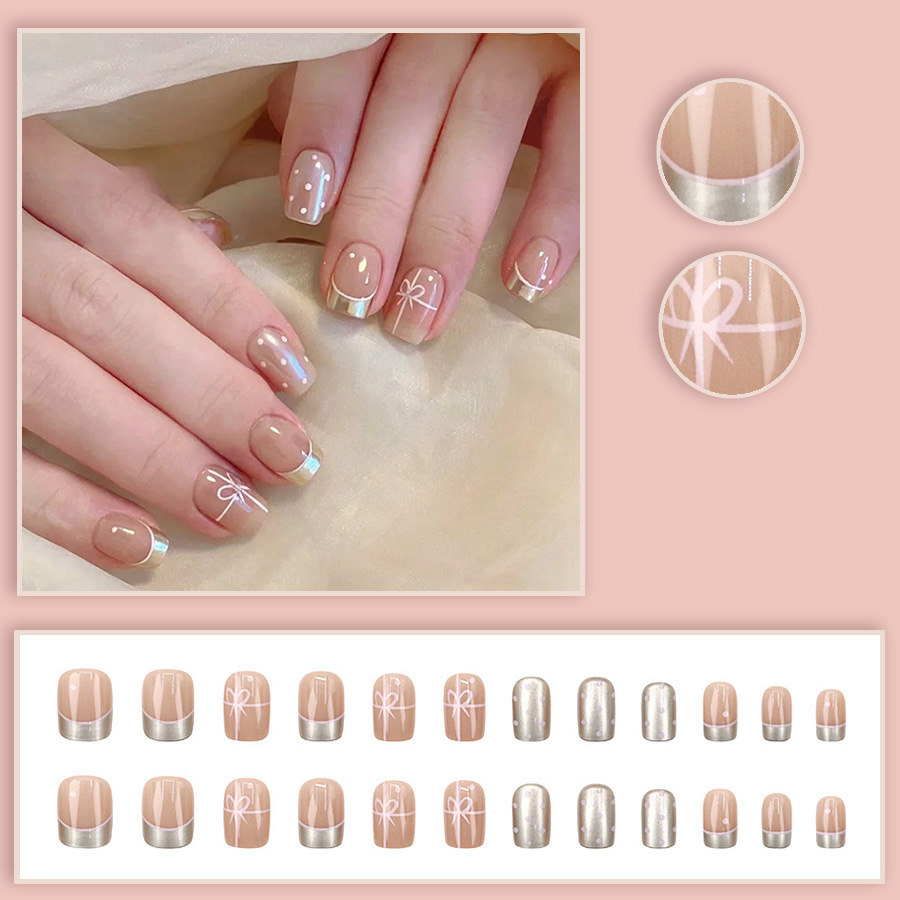 女性・女の子向けの短いスクエア型つけ爪、ヌードレッドカラー、 - Nail Art Red Cherry のレビューと価格